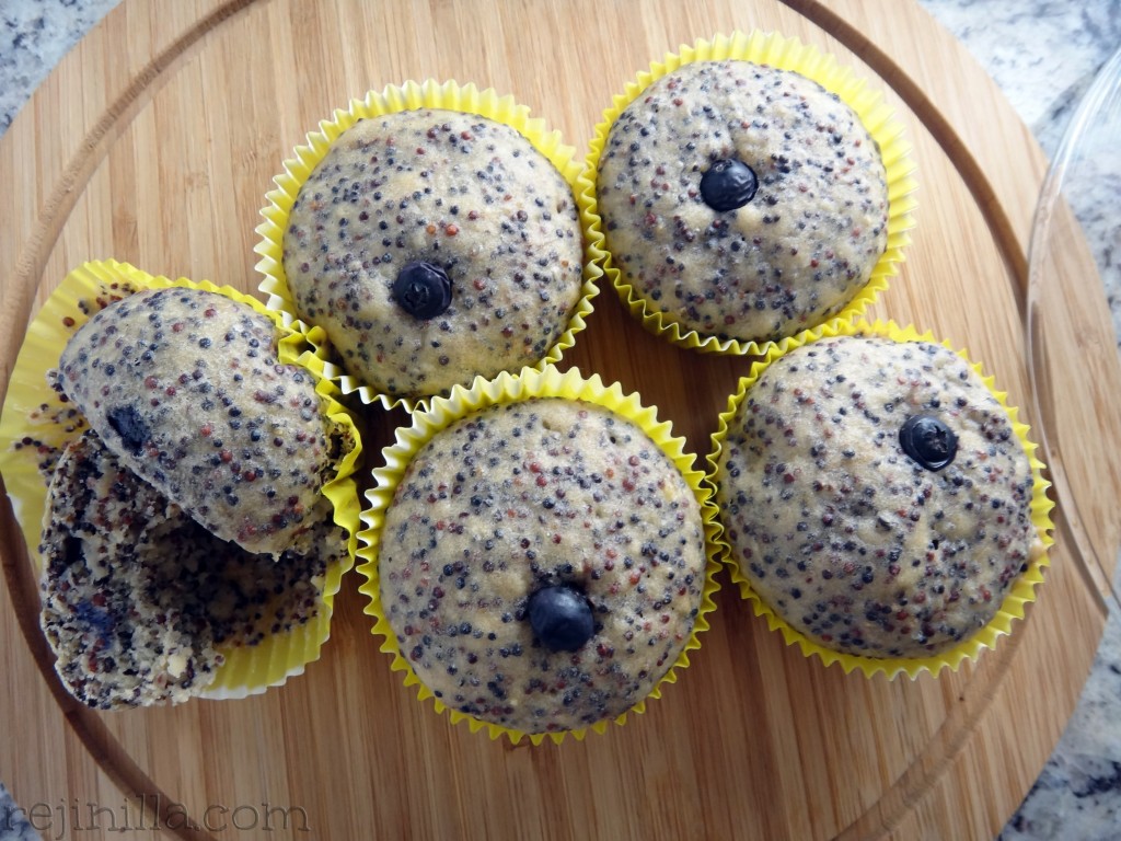 Muffins de plátano, quinoa y mora azul