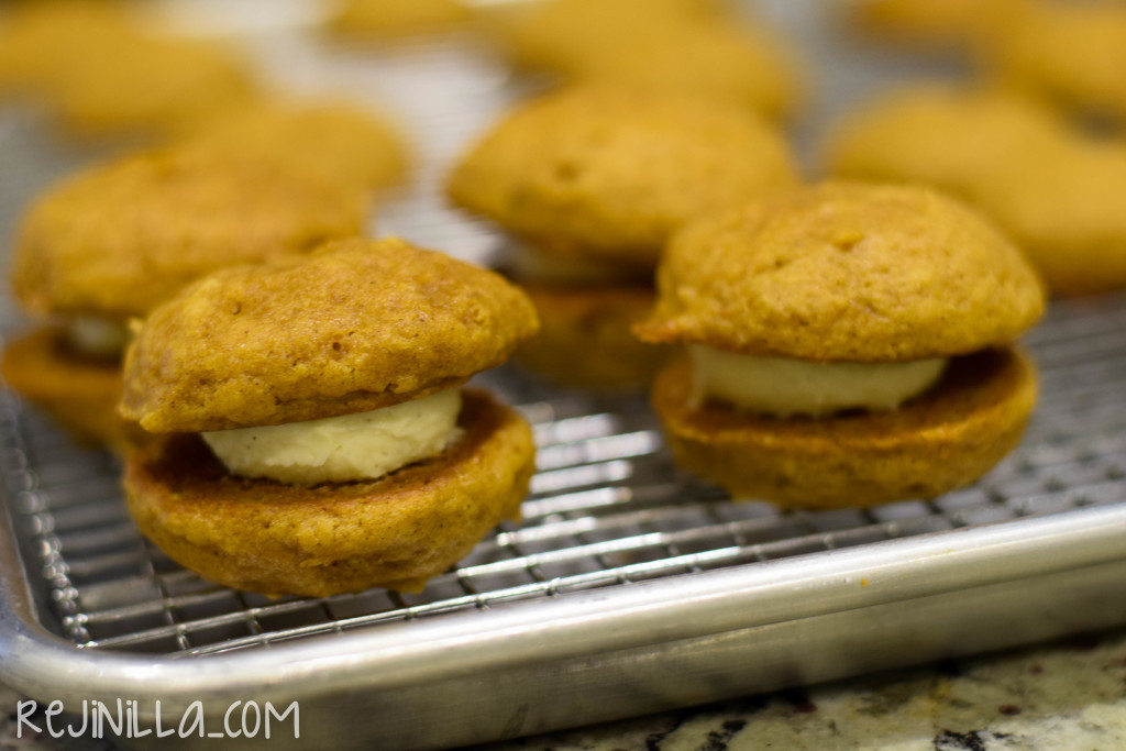 pumpkin whoopie pies-8